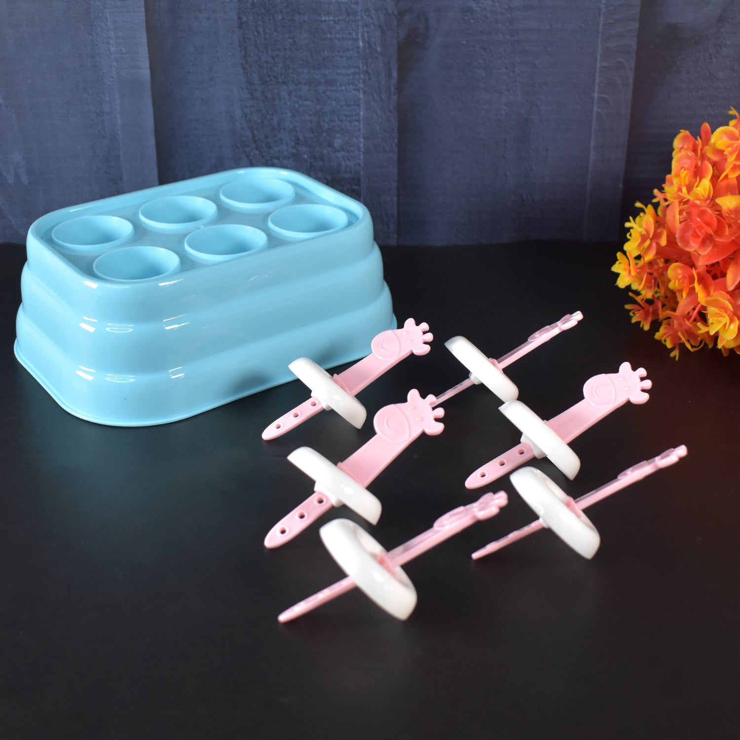 6 Cavity Popsicle Molds Plastic Giraffe Shape Ice Moulds (1 Pc) 6 Cavity Popsicle Molds Plastic Giraffe Shape Ice Moulds (1 Pc)